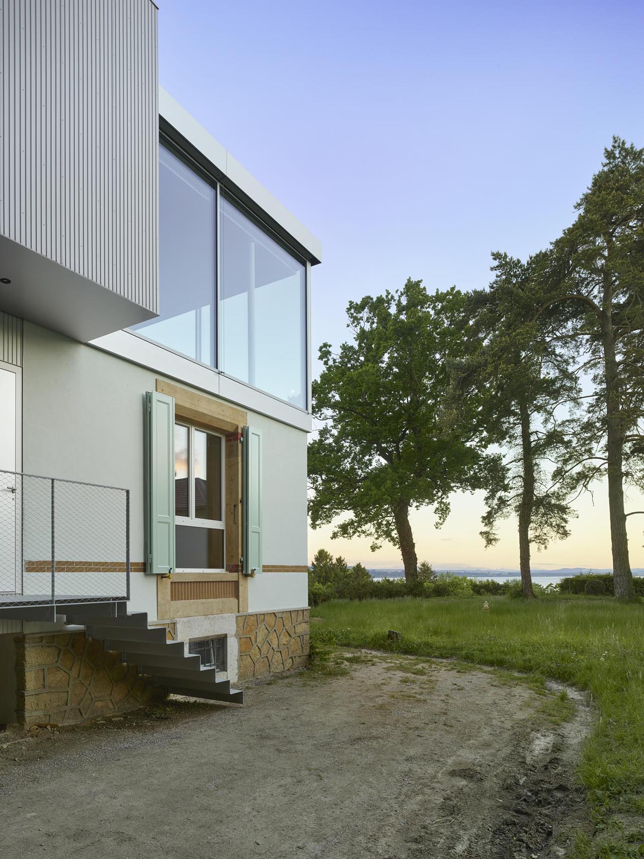 CLIFF HOUSE, transformation and renovation of a family house into three independant appartments 